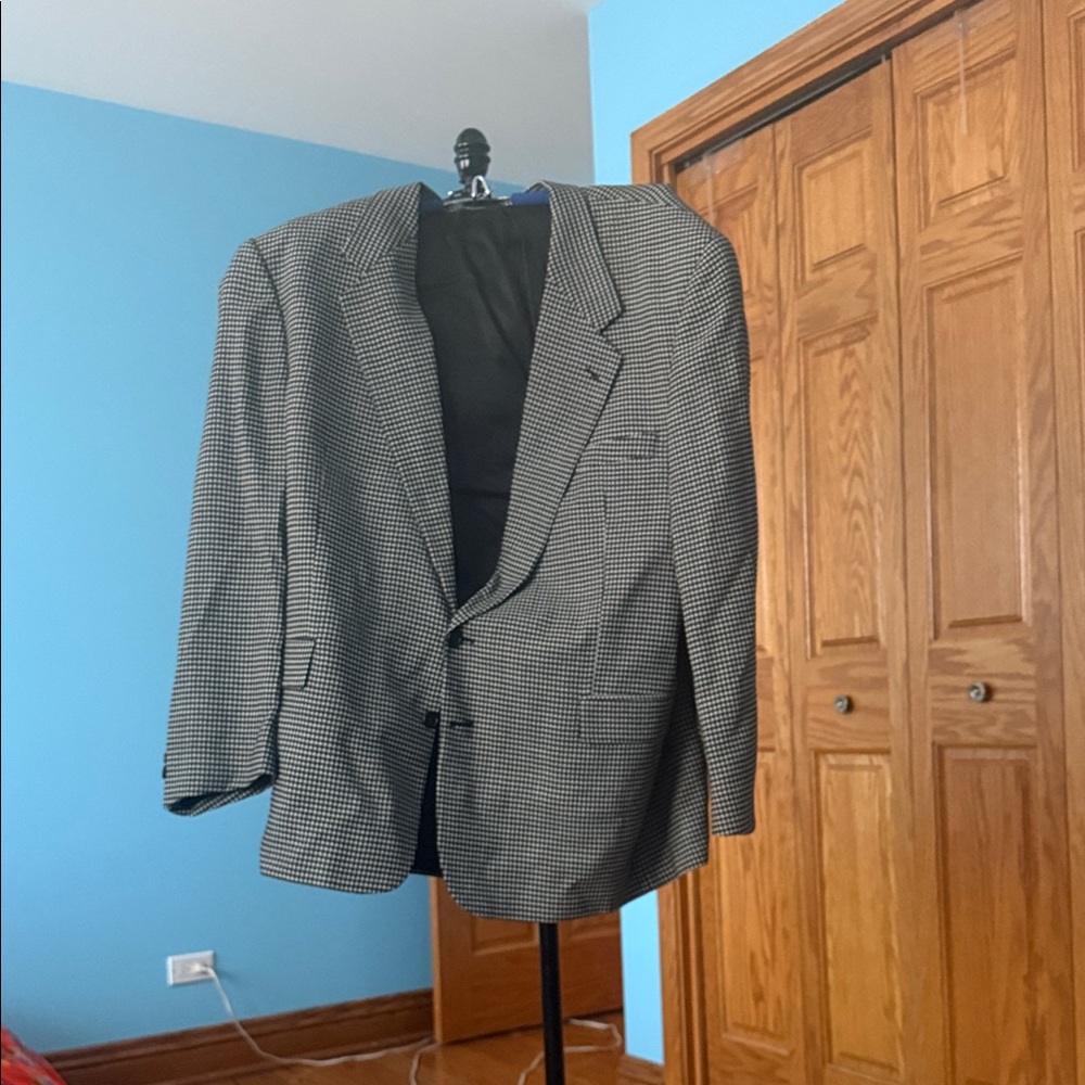 Men's Black and White Checkered Blazer